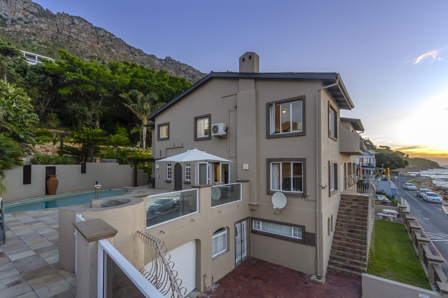 6 Bedroom Property for Sale in Gordons Bay Village Western Cape